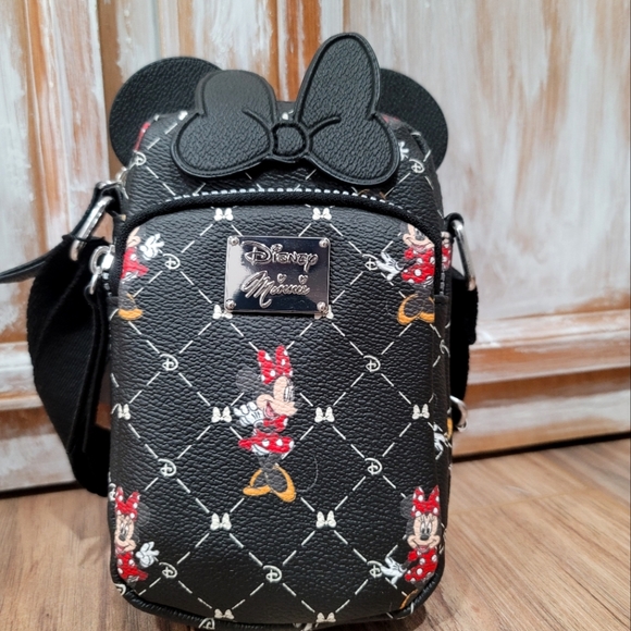 Disney Bags Nwt Disneys Minnie Mouse Crossbody Bag Poshmark